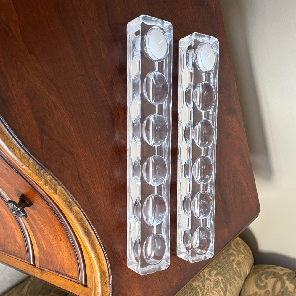 Clear glass tealight holders.. beautiful on table while entertaining..Set of 2